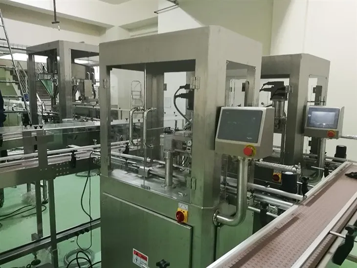 Seamer With Vacuum And Gas Flushing System